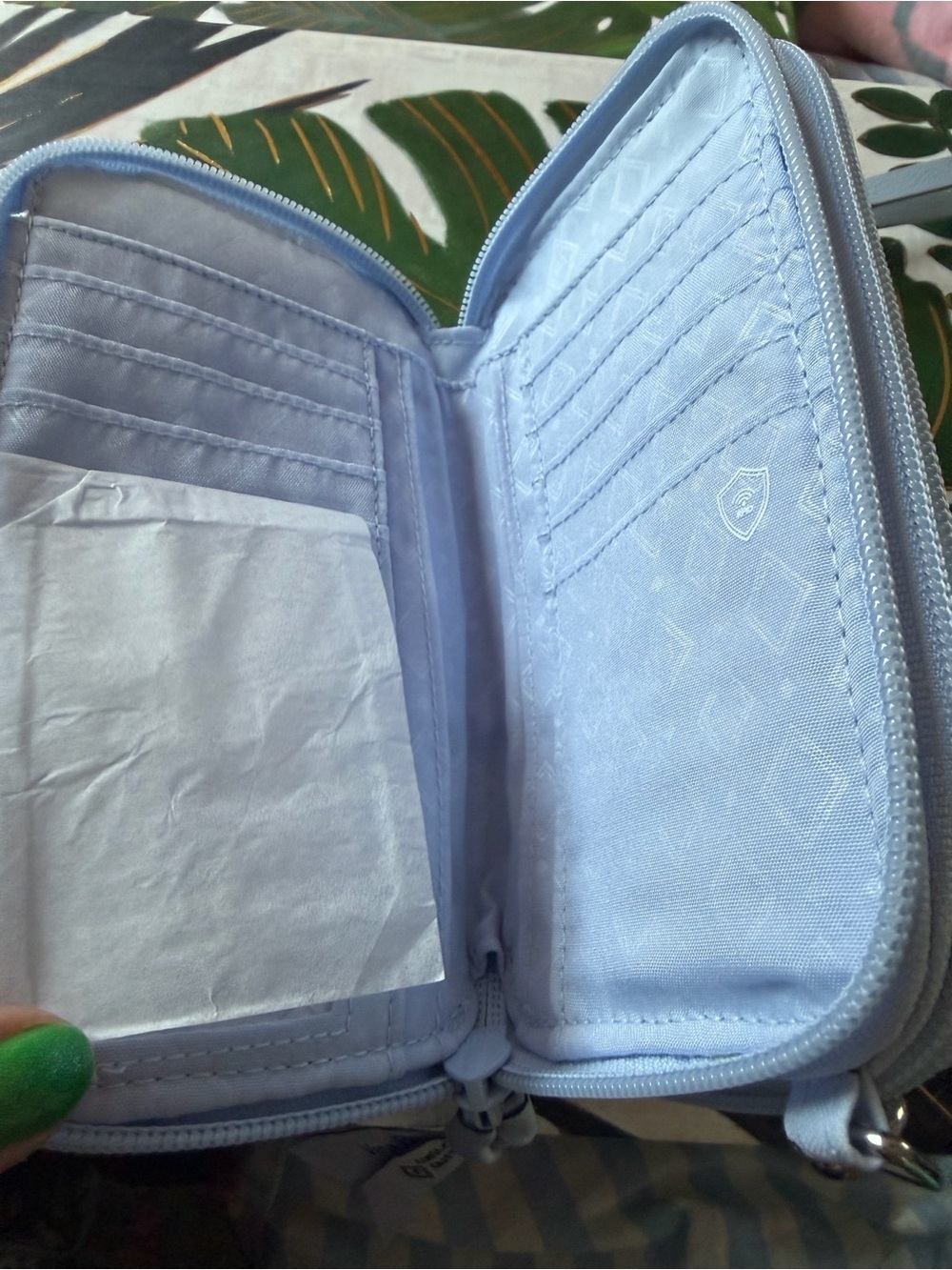 Vera Bradley RFID All In One Crossbody Wallet Magnifique Leaf NWT - Picture 4 of 7